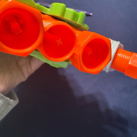 Nerf Zombie strike Alternator Blaster Tested Other Nerf Blasters Listed - Picture 9 of 13